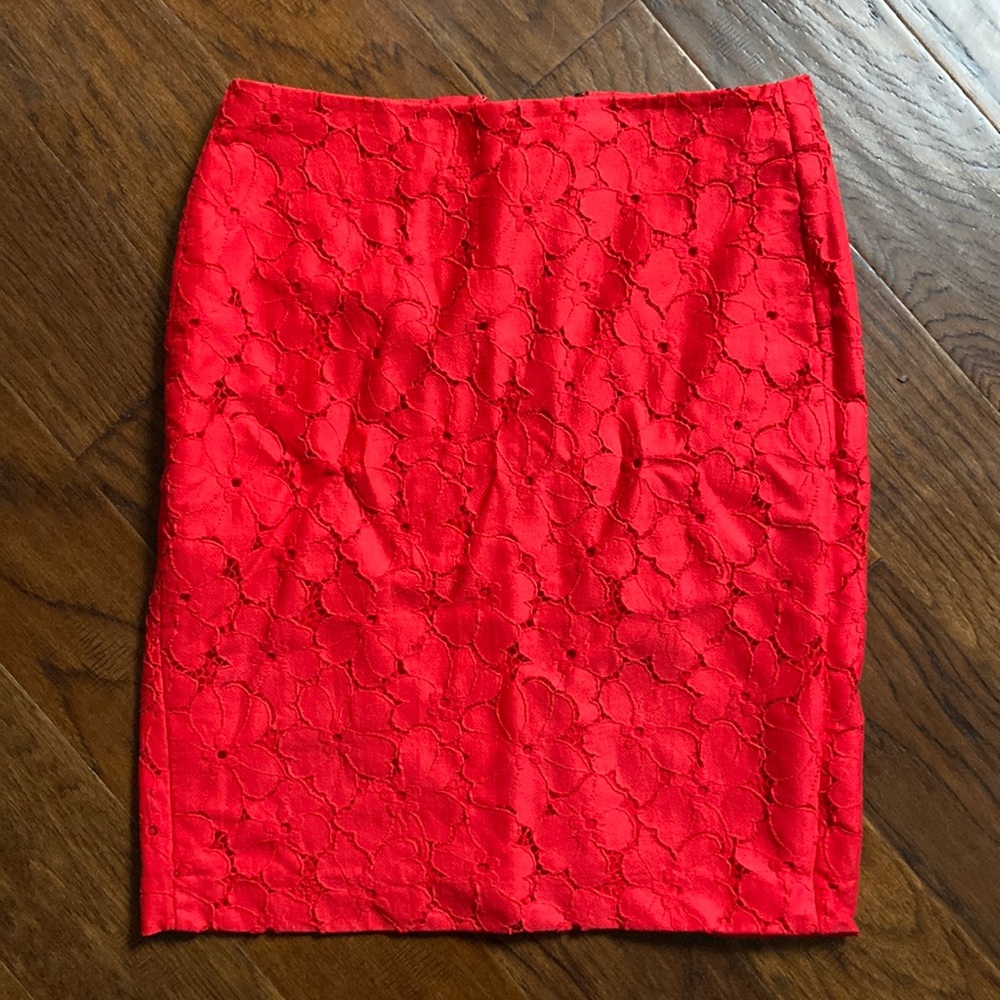 Red lace/eyelet pencil skirt - Banana Republic, size 6